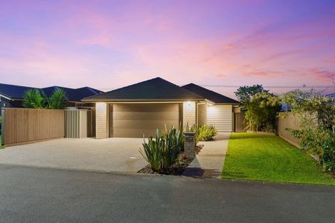 Photo of property in 7 Mahia Lane, Waikanae, 5036