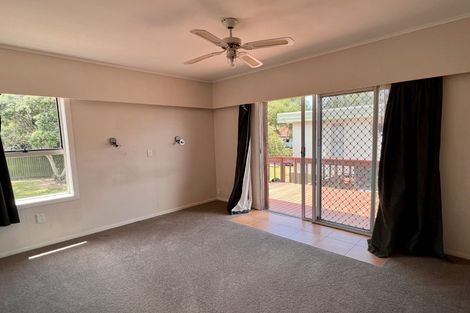 Photo of property in 86 Rosario Crescent, Red Beach, 0932