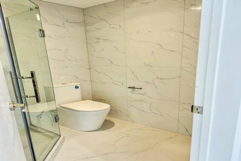 Photo of property in 5/16 Buisson Glade, West Harbour, Auckland, 0618