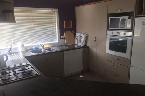 Photo of property in 86 Nielsen Gardens, Rototuna, Hamilton, 3210