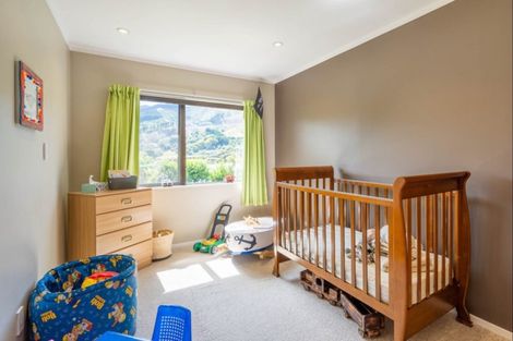 Photo of property in 111 Waterfall Road, Paraparaumu, 5032