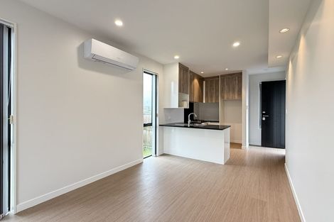 Photo of property in 7/21 Akoranga Drive, Northcote, Auckland, 0627