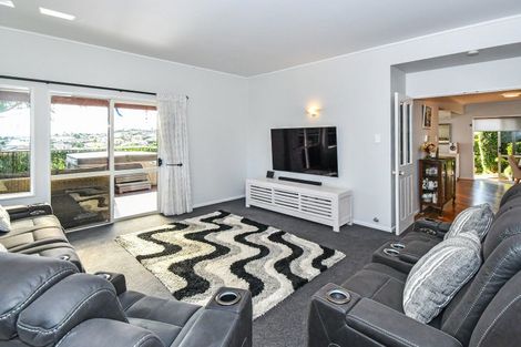 Photo of property in 12 Ilex Place, Totara Heights, Auckland, 2105