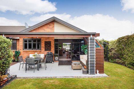 Photo of property in 78 Geneva Terrace, Kelvin Grove, Palmerston North, 4414