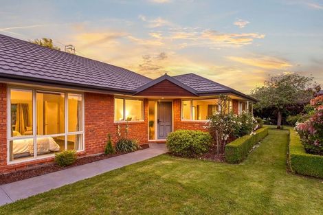 Photo of property in 317 Gardiners Road, Harewood, Christchurch, 8051