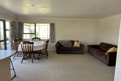 Photo of property in 4 Loader Place, Tawhero, Whanganui, 4501