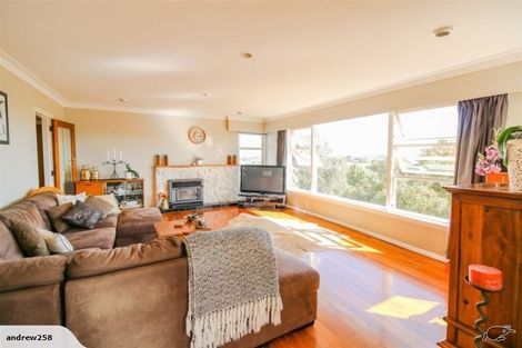 Photo of property in 23 Wairere Road, Bastia Hill, Whanganui, 4500