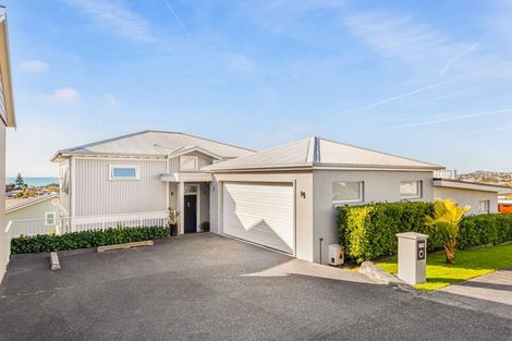 Photo of property in 18 Panorama Heights, Orewa, 0931