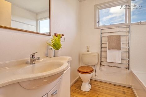 Photo of property in 42 Park Road, Glenfield, Auckland, 0629