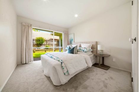 Photo of property in 22 Suncrest Drive, West Harbour, Auckland, 0618