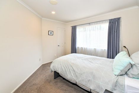 Photo of property in 5 Nita Place, The Gardens, Auckland, 2105