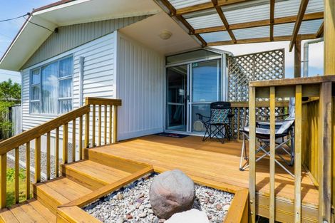 Photo of property in 18 Saxton Road, Upper Vogeltown, New Plymouth, 4310