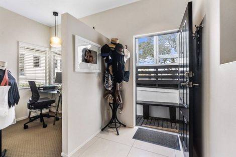 Photo of property in 1/21 Onepoto Road, Hauraki, Auckland, 0622