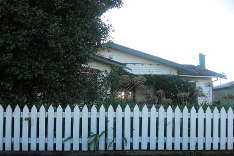 Photo of property in 117 Featherston Street, Palmerston North, 4410