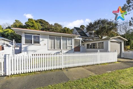 Photo of property in 5 Bird Grove, Stokes Valley, Lower Hutt, 5019