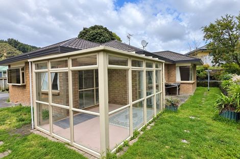 Photo of property in 18 Villa Grove, Paraparaumu, 5032