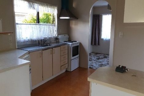 Photo of property in 17 Meadowood Drive, Unsworth Heights, Auckland, 0632