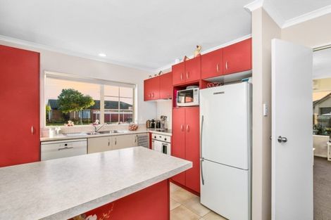 Photo of property in 24 Stellata Court, Randwick Park, Auckland, 2105