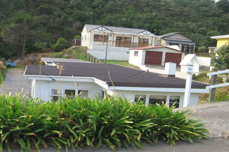 Photo of property in 50 Happy Valley Road, Owhiro Bay, Wellington, 6023