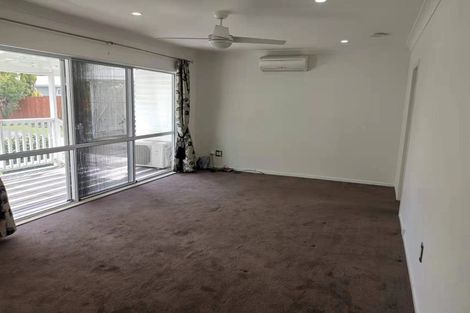 Photo of property in 27 Clinton Avenue, Te Atatu Peninsula, Auckland, 0610