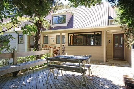 Photo of property in 128 Oratia Place, Onemana, Whangamata, 3691