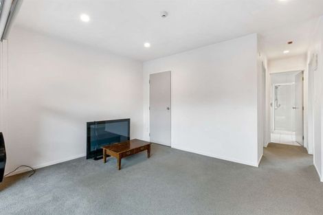 Photo of property in 20/3 The Avenue, Albany, Auckland, 0632