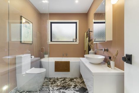 Photo of property in 71 Pah Road, Cockle Bay, Auckland, 2014