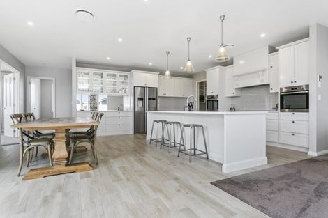 Photo of property in 129 Saint Kilda Road, Cambridge, 3434