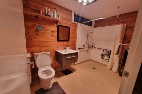 Photo of property in 6 Edmund Lomas Grove, Birchville, Upper Hutt, 5018