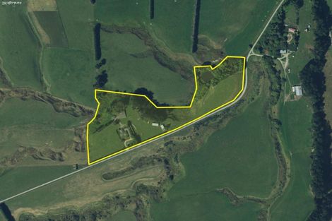 Photo of property in 221 Titiroa Pine Bush Road, Waimahaka, Wyndham, 9891