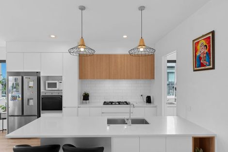 Photo of property in 66 Vinistra Road, Kumeu, 0810