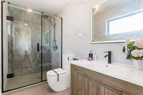 Photo of property in 52a Border Road, Henderson, Auckland, 0612