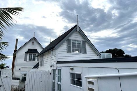 Photo of property in 59 Milford Road, Milford, Auckland, 0620