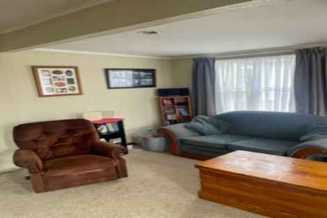 Photo of property in 37 Nile Road, Kelston, Auckland, 0602