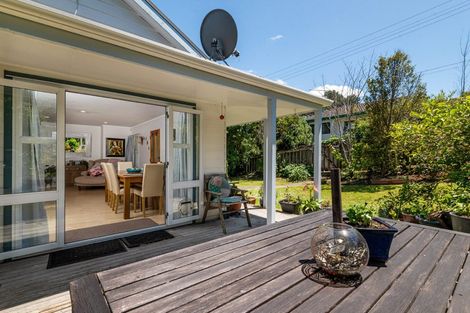Photo of property in 2/19 Salem Place, Torbay, Auckland, 0630