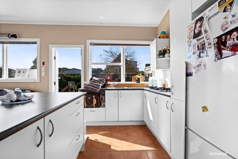 Photo of property in 204a Tukapa Street, Westown, New Plymouth, 4310