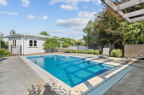 Photo of property in 12 Suez Street, Martinborough, 5711