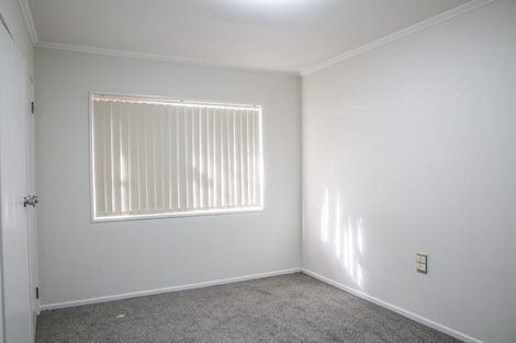 Photo of property in 93 Chelsea View Drive, Chatswood, Auckland, 0626