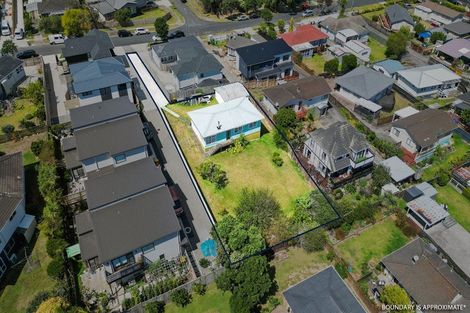 Photo of property in 17 Minaret Drive, Bucklands Beach, Auckland, 2014