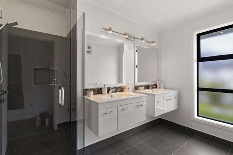 Photo of property in 24 Ethereal Crescent, Mount Pisa, Cromwell, 9383