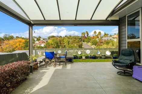 Photo of property in 32 Fairfax Crescent, Pyes Pa, Tauranga, 3112