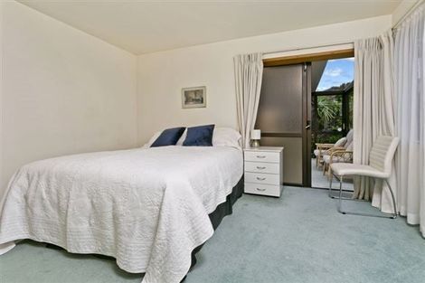 Photo of property in 40 Athena Drive, Totara Vale, Auckland, 0629