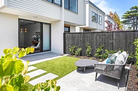 Photo of property in 5/4165 Great North Road, Glen Eden, Auckland, 0602