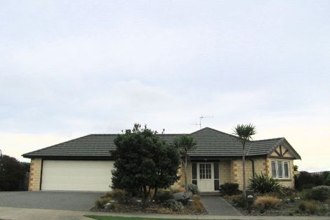 Photo of property in 21 Kotuku Drive, Paraparaumu Beach, Paraparaumu, 5032