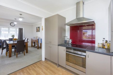 Photo of property in 33 Pine Avenue, Upper Hutt Central, Upper Hutt, 5018