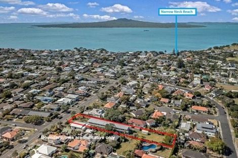 Photo of property in 4/77 Old Lake Road, Narrow Neck, Auckland, 0624
