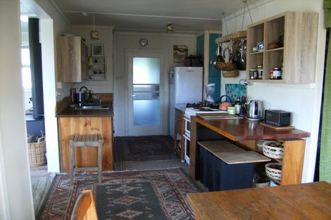 Photo of property in 41 Nuku Street, Tangimoana, 4822