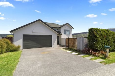 Photo of property in 128 Woodman Drive, Tawa, Wellington, 5028
