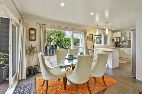 Photo of property in 17 Glenmore Road, Sunnyhills, Auckland, 2010