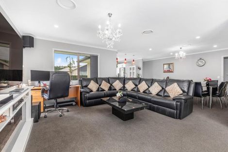 Photo of property in 2 Shearwater Lane, Whitby, Porirua, 5024